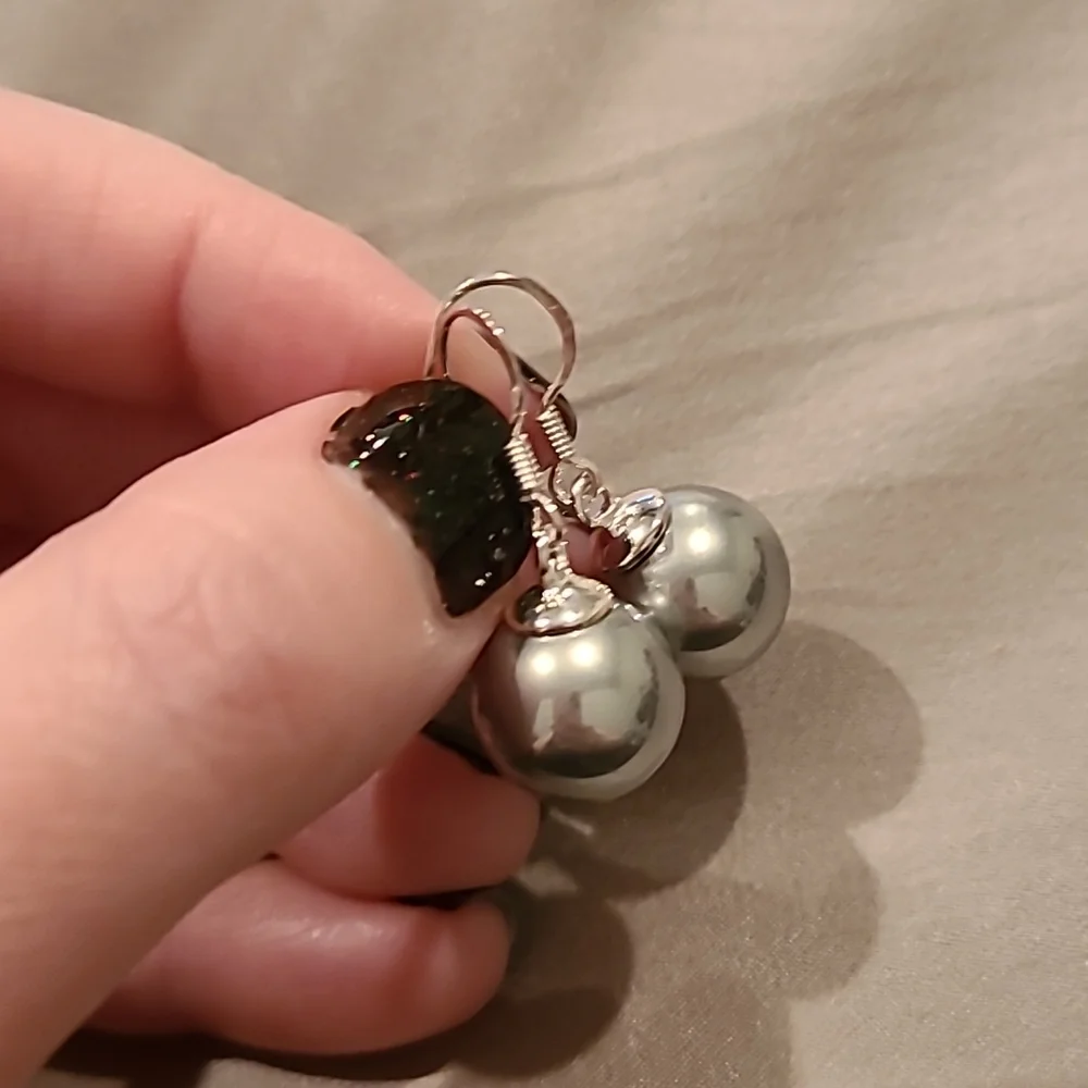 Silver pearls sterling silver drop earrings - Picture 2 of 4